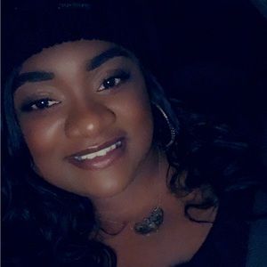 Meet your Posher, Chloe